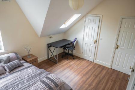 7 bedroom Town house to let in Denison Road, Victoria Park, Manchester, M14