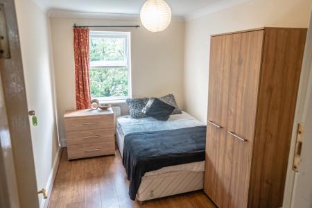 7 bedroom Town house to let in Denison Road, Victoria Park, Manchester, M14