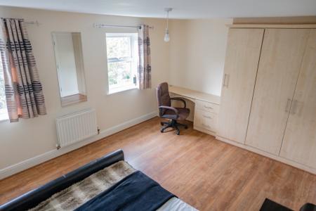 7 bedroom Town house to let in Denison Road, Victoria Park, Manchester, M14