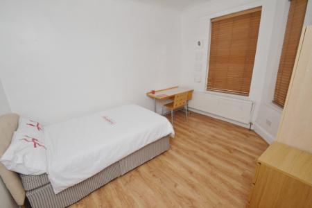 6 bedroom Terraced House to let in Standish Road, Fallowfield, Manchester, M14