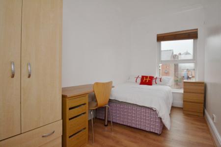 6 bedroom Terraced House to let in Standish Road, Fallowfield, Manchester, M14