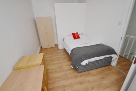 6 bedroom Terraced House to let in Standish Road, Fallowfield, Manchester, M14