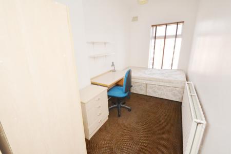 6 bedroom Terraced House to let in Standish Road, Fallowfield, Manchester, M14