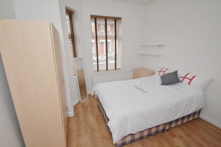 6 bedroom Terraced House to let in Standish Road, Fallowfield, Manchester, M14