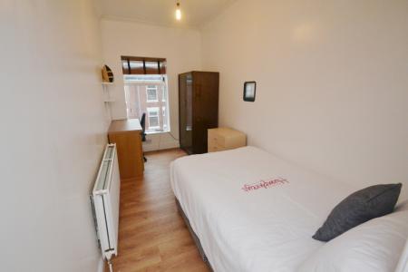 4 bedroom Terraced House to let in Standish Road, Fallowfield, Manchester, M14