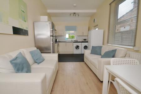 5 bedroom Terraced House for sale in Mabfield Road, Fallowfield, Manchester, M14