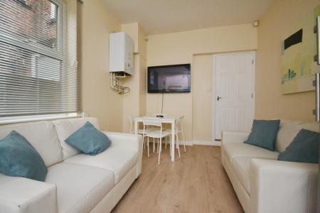 5 bedroom Terraced House for sale in Mabfield Road, Fallowfield, Manchester, M14