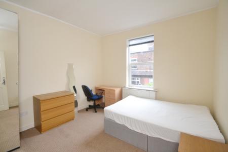 6 bedroom Terraced House to let in Scarsdale Road, Manchester, M14