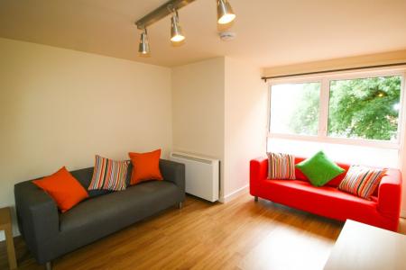 1 bedroom Flat to let in Slade Lane, Levenshulme, Manchester, M19