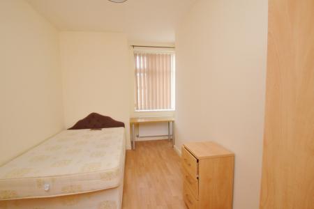 6 bedroom Terraced House to let in Upper Kent Road, Victoria Park, Manchester, M14