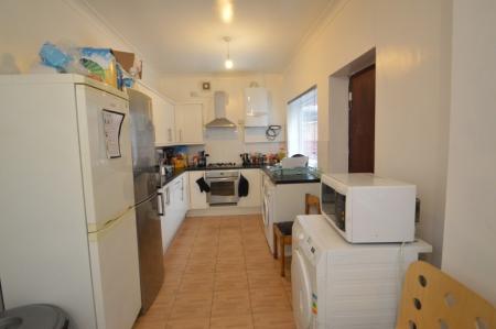 5 bedroom Terraced House to let in Standish Road, Fallowfield, Manchester, M14
