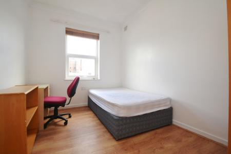5 bedroom Terraced House to let in Standish Road, Fallowfield, Manchester, M14
