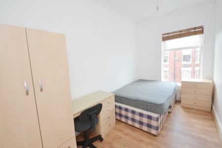5 bedroom Terraced House to let in Standish Road, Fallowfield, Manchester, M14