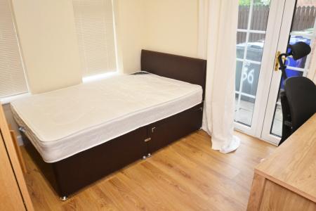 6 bedroom Terraced House to let in Chervil Close, Fallowfield, Manchester, M14