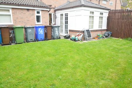 6 bedroom Terraced House to let in Chervil Close, Fallowfield, Manchester, M14