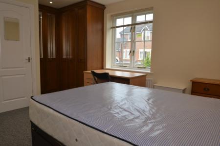 6 bedroom Terraced House to let in Chervil Close, Fallowfield, Manchester, M14
