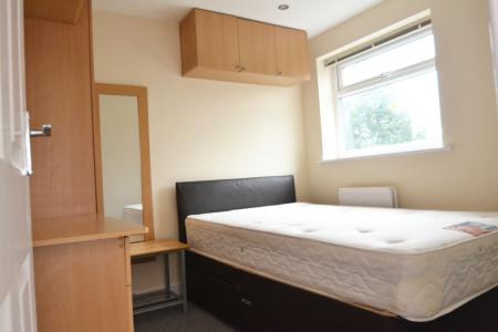 6 bedroom Terraced House to let in Chervil Close, Fallowfield, Manchester, M14