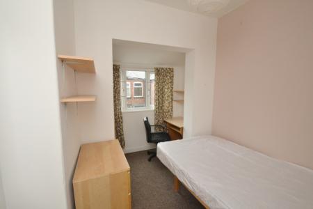 6 bedroom Detached house to let in Braemar Road, Fallowfield, Manchester, M14