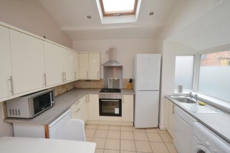 6 bedroom Detached house to let in Braemar Road, Fallowfield, Manchester, M14
