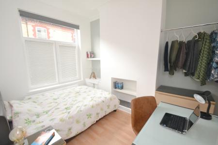 4 bedroom Terraced House to let in Chilworth Street, Rusholme, Manchester, M14