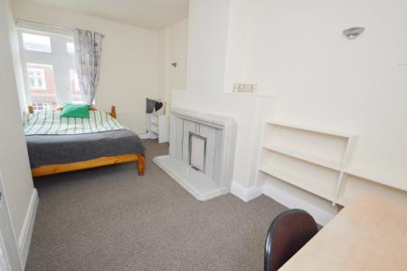 4 bedroom Terraced House to let in Kingswood Road, Fallowfield, Manchester, M14