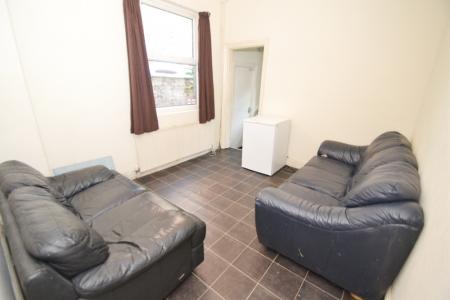 5 bedroom Terraced House to let in Cawdor road, Fallowfield, Manchester, M14