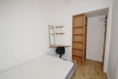 6 bedroom End of terrace house to let in Ladybarn Road, Fallowfield, Manchester, M14