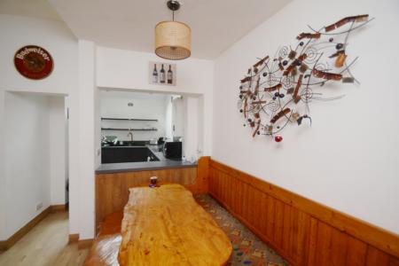 6 bedroom End of terrace house to let in Ladybarn Road, Fallowfield, Manchester, M14