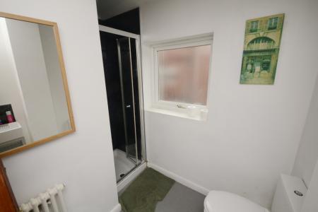 6 bedroom End of terrace house to let in Ladybarn Road, Fallowfield, Manchester, M14