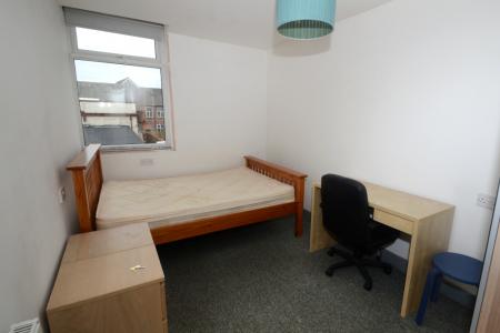 8 bedroom End of terrace house to let in Upper Lloyd Street, Rusholme, Manchester, M14