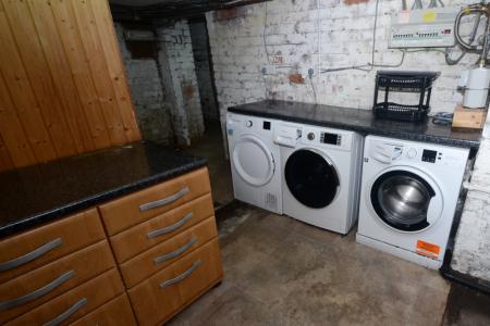 8 bedroom End of terrace house to let in Upper Lloyd Street, Rusholme, Manchester, M14