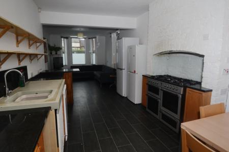 8 bedroom End of terrace house to let in Upper Lloyd Street, Rusholme, Manchester, M14
