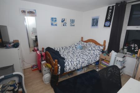 5 bedroom Flat to let in Braemar Road, Fallowfield, Manchester, M14