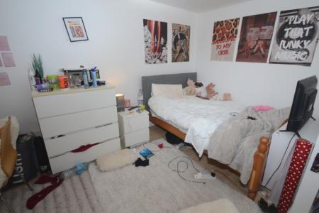 5 bedroom Flat to let in Braemar Road, Fallowfield, Manchester, M14