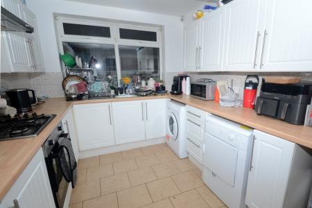 5 bedroom Flat to let in Braemar Road, Fallowfield, Manchester, M14