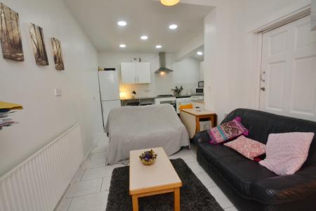 4 bedroom Terraced House to let in Carill Drive, Fallowfield, Manchester, M14