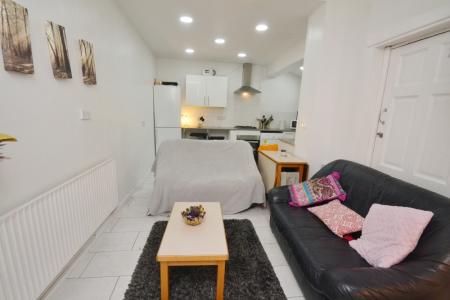 4 bedroom Terraced House to let in Carill Drive, Fallowfield, Manchester, M14