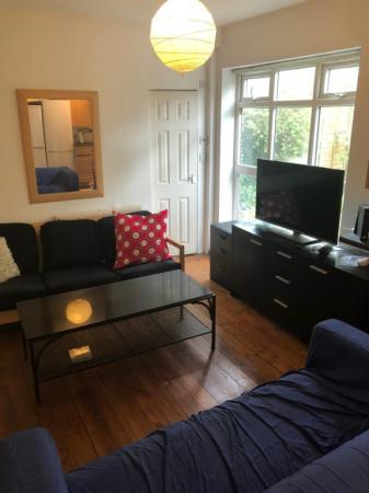 6 bedroom Terraced House to let in Edgeworth Drive, Fallowfield, Manchester, M14