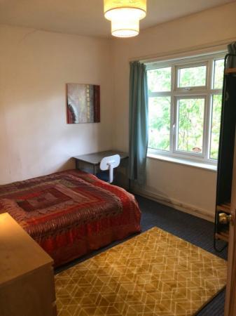 6 bedroom Terraced House to let in Edgeworth Drive, Fallowfield, Manchester, M14