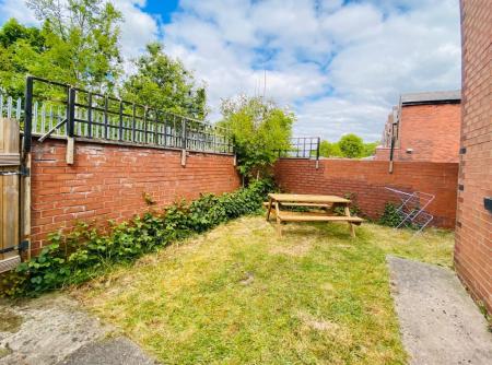 7 bedroom Terraced House to let in Whitby Road, Fallowfield, Manchester, M14