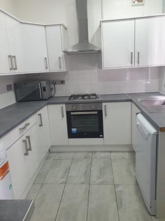 6 bedroom Terraced House to let in Standish Road, Fallowfield, Manchester, M14