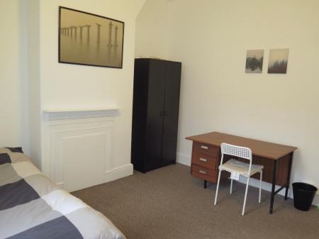 3 bedroom Flat to let in 26/27 Claremont Road, Rusholme, Manchester, M14