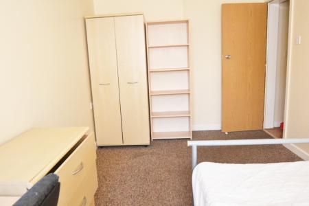 1 bedroom Flat to let in Birchfields Road, Rusholme, Manchester, M13