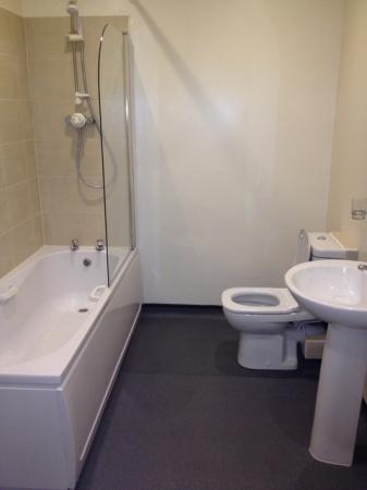 7 bedroom Flat to let in Wilmslow Road, Withington, Manchester, M20