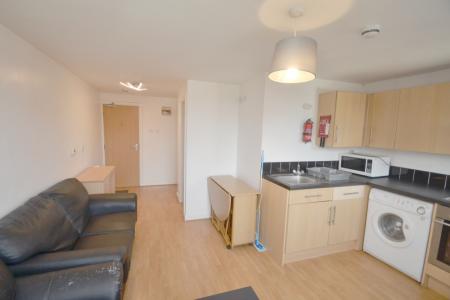 1 bedroom Flat to let in Birchfields Road, Rusholme, Manchester, M13