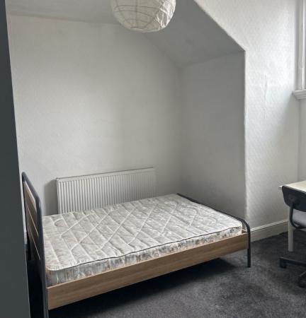 7 bedroom Semi-detached house to let in Argyle Avenue, Victoria Park, Manchester, M14