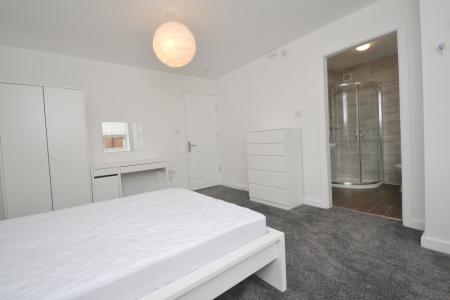 6 bedroom Detached house to let in Talbot Road, Fallowfield, Manchester, M14