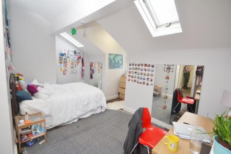 5 bedroom Flat for sale in Platt Lane, Rusholme, Manchester, M14