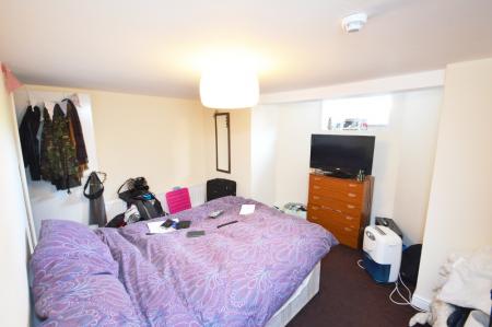 2 bedroom Flat to let in Egerton Road North, Chorlton, Manchester, M21