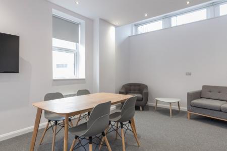 1 bedroom Studio flat to let in Abington Street, Northampton, NN1